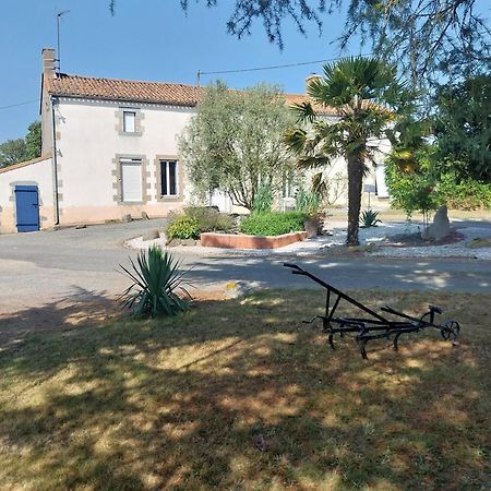 Au Granit Bleu Bed & Breakfast Faye-l'Abbesse Luaran gambar